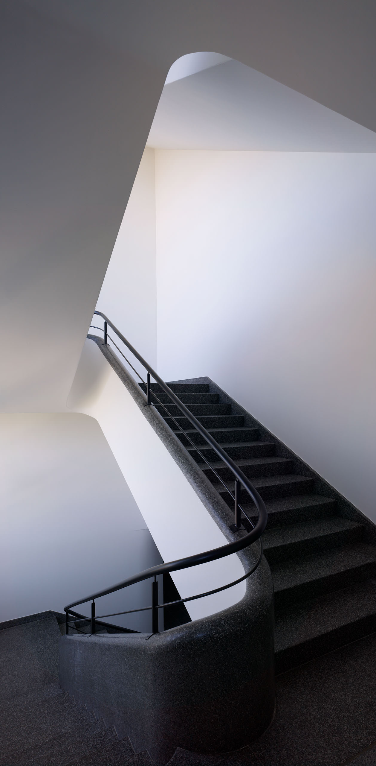 E11352 Alpa 029785p j2560